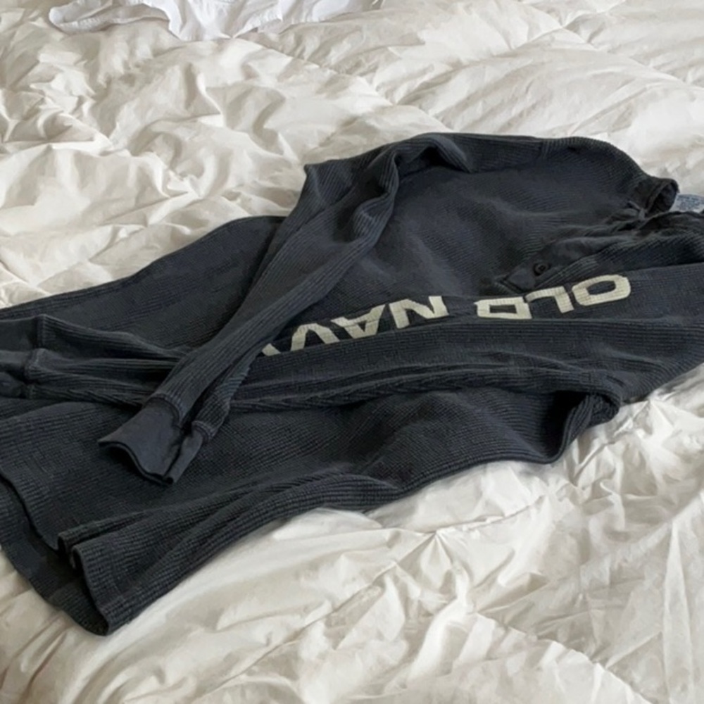 Old Navy Waffle Knit Gray Shirt